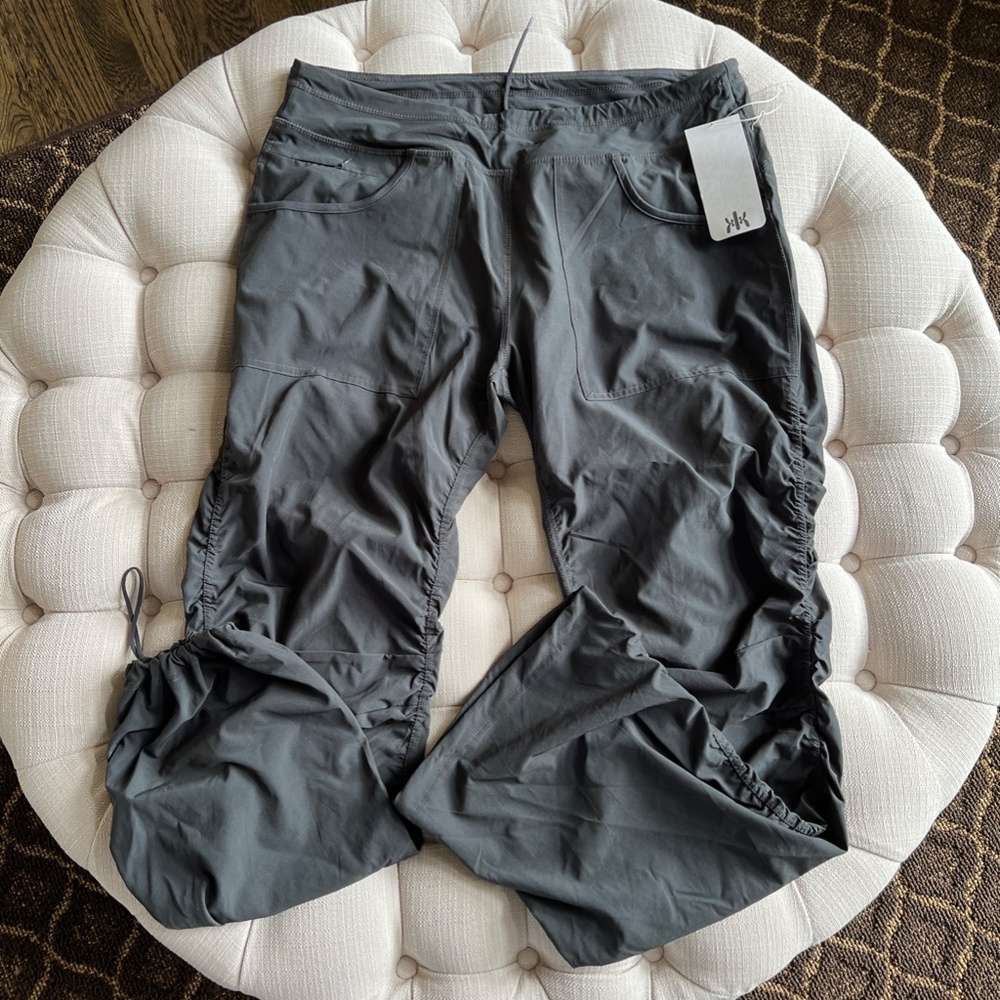 Kyodan thin stretchy cinch leg pants